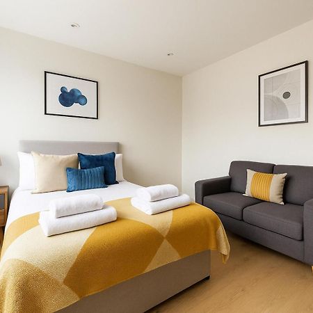 Bright Studio Flat - Walk To River Thames & Kingston Town Surbiton 외부 사진
