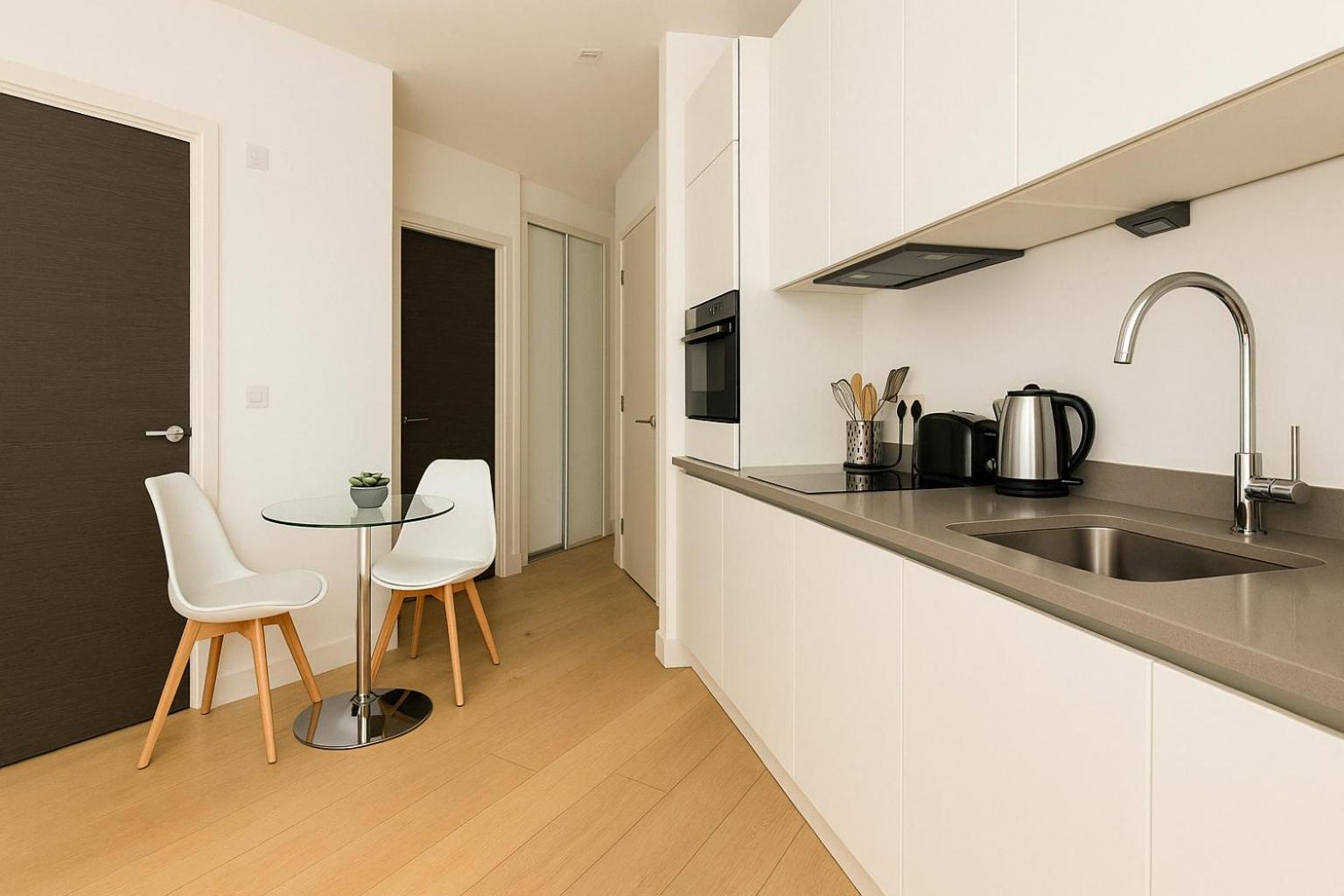 Bright Studio Flat - Walk To River Thames & Kingston Town Surbiton 외부 사진