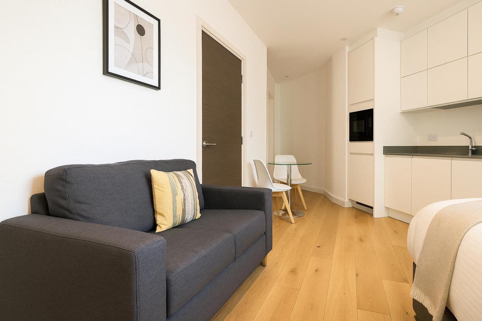 Bright Studio Flat - Walk To River Thames & Kingston Town Surbiton 외부 사진