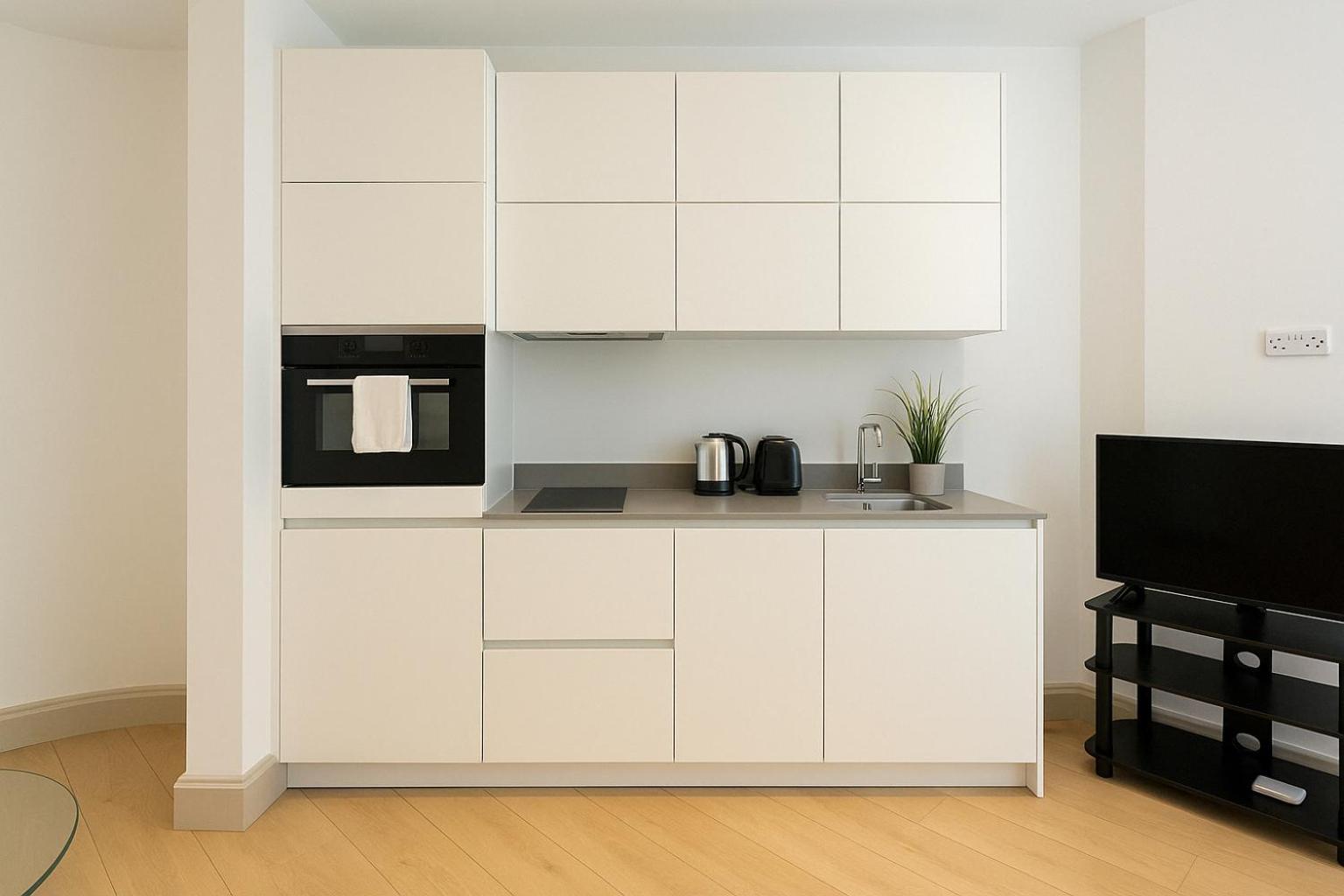 Bright Studio Flat - Walk To River Thames & Kingston Town Surbiton 외부 사진